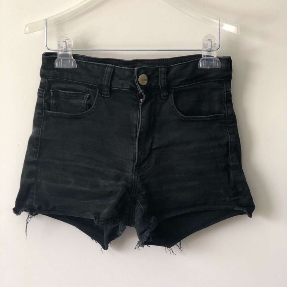 Stretchy short-short shorts